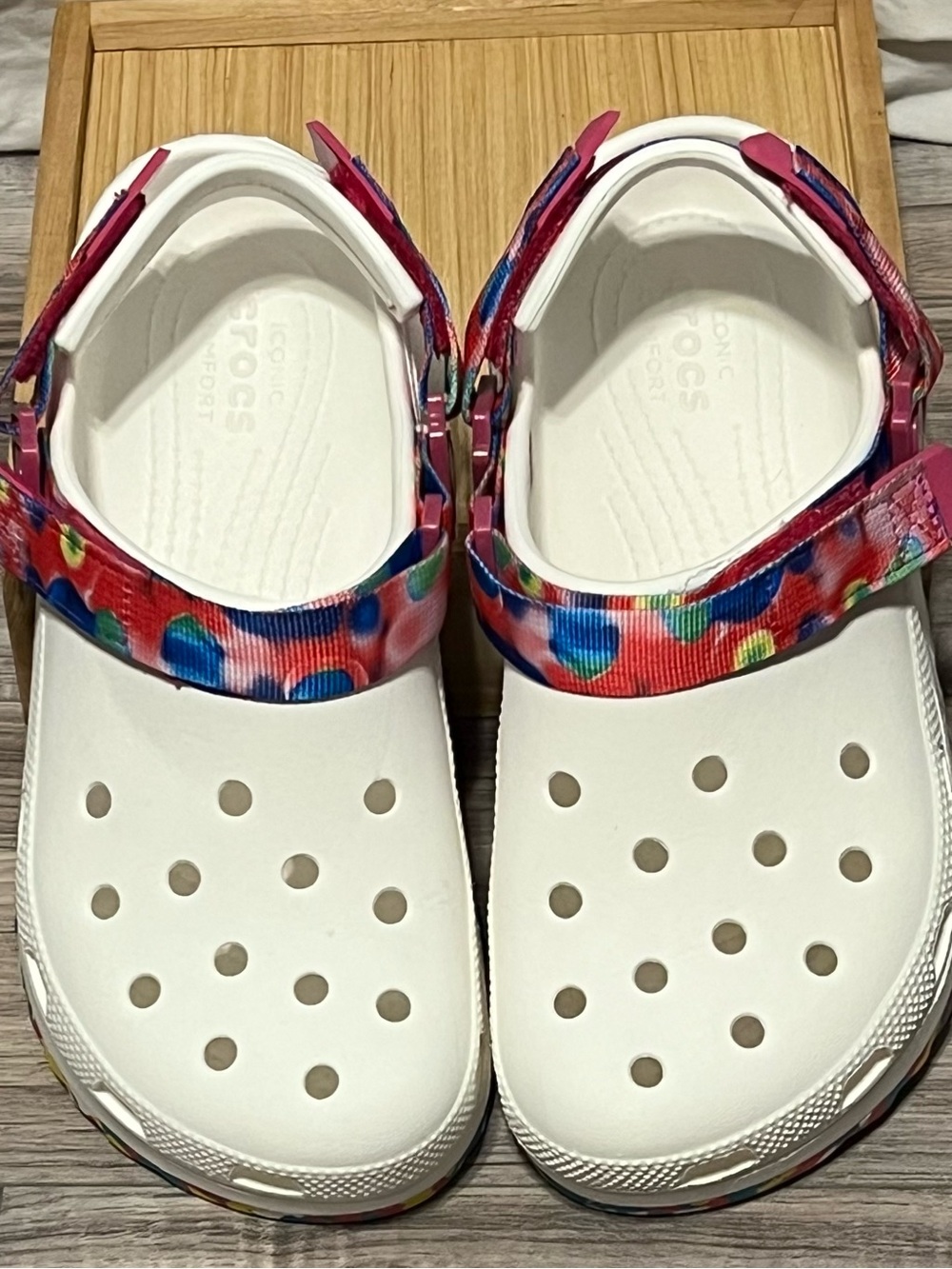 Crocs Classic Hiker Clog white with pink multi strap